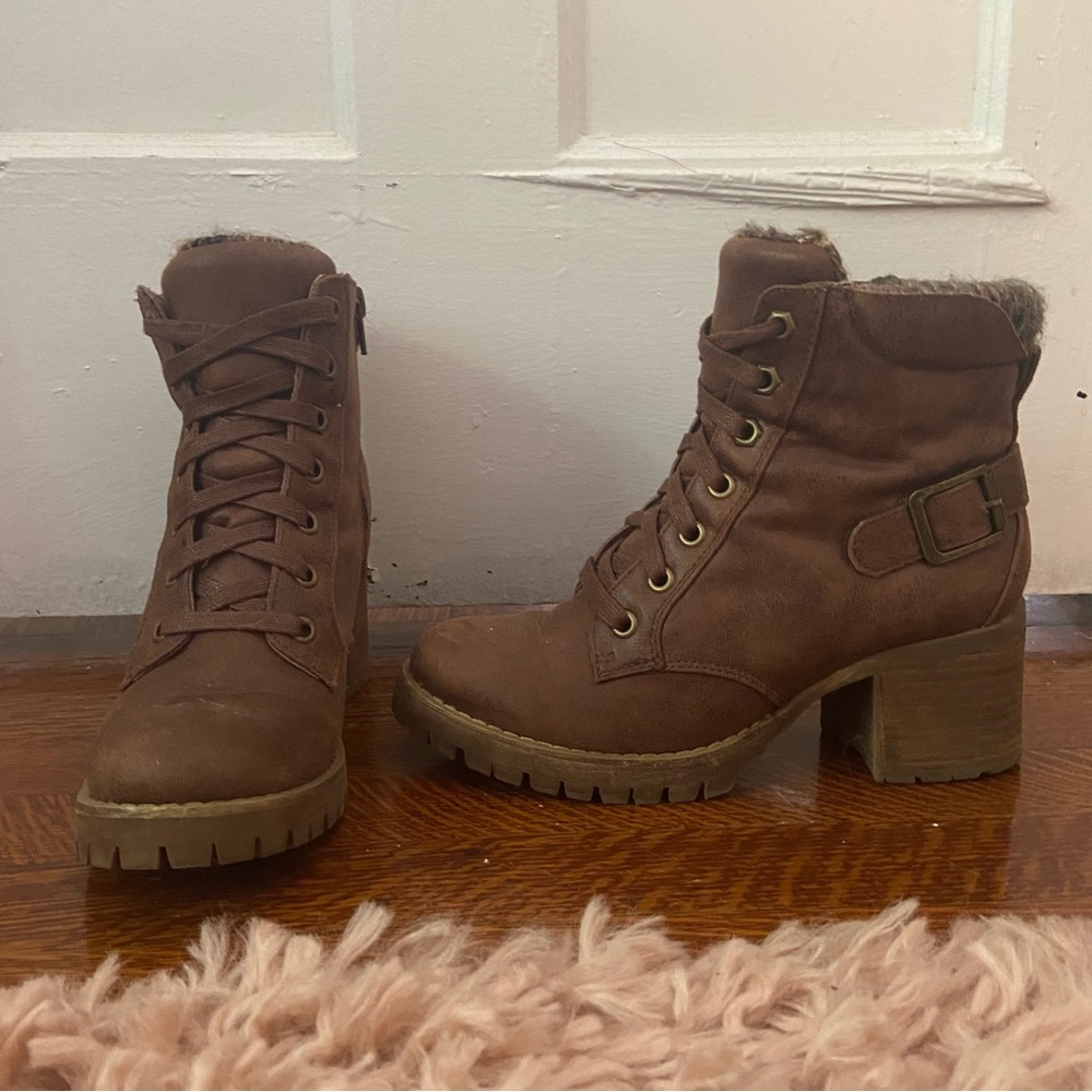 Carlos by Carlos Santana Brown Heeled Combat Boots, Size 6.5